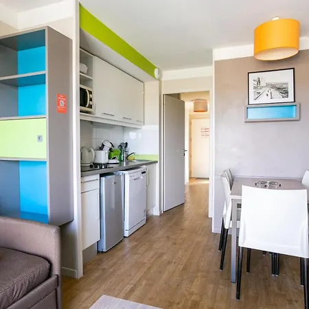 Entre Seulles & Proche Port De Plaisance 库尔瑟勒·苏尔·梅尔